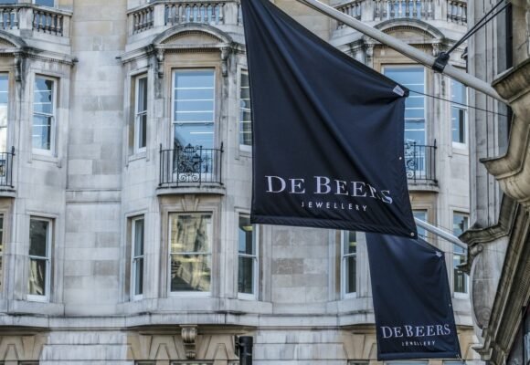 Botswana Seeks Bigger De Beers Stake