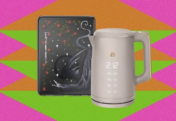 The Best Gifts for Book Lovers (2026): E-Readers, Handy Accessories, Book Sets
