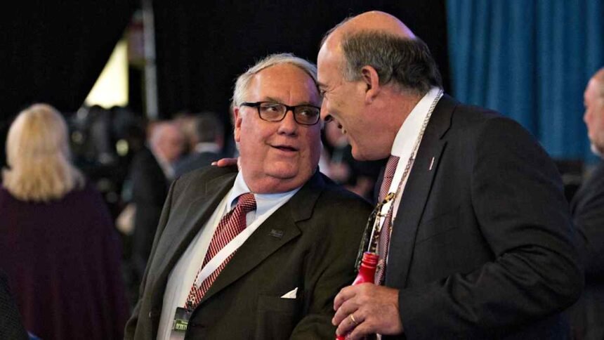 Howard Buffett to succeed father Warren as Berkshire Hathaway chair
